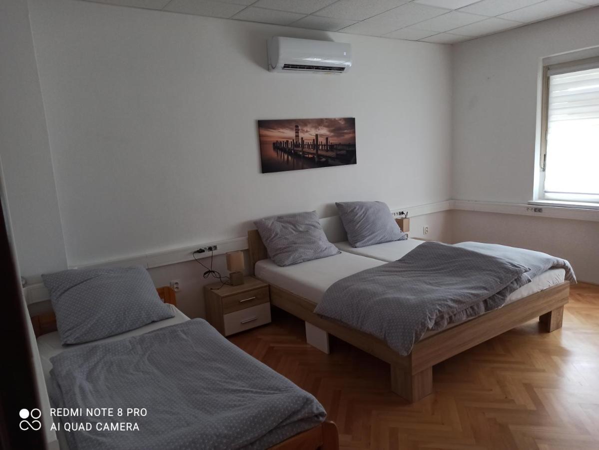 Apartmanovy Dom Stummerova Topoľčany Esterno foto